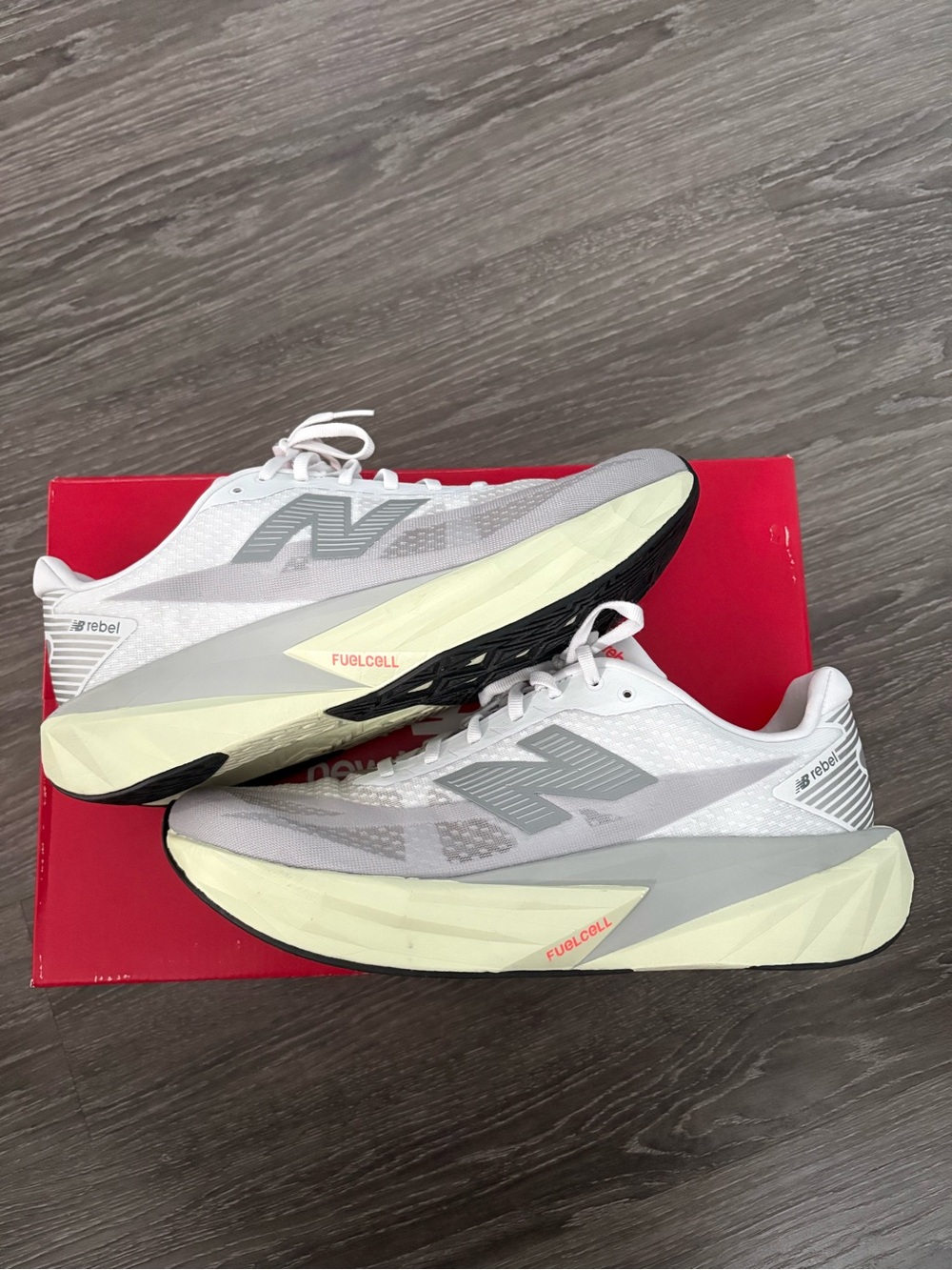 New Balance Men’s FuelCell Rebel V5